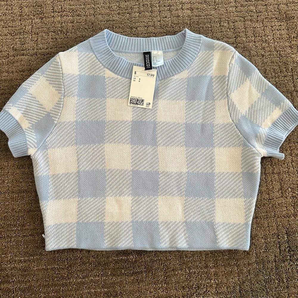 T-shirt sweater